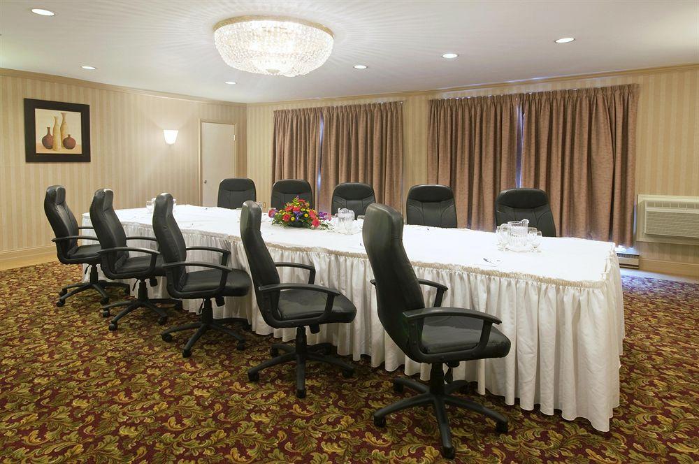 Comfort Hotel Airport St. John's Facilities photo